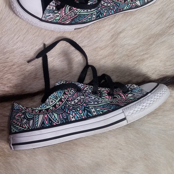 CONVERSE ALL STARS LOW TOPS MANDALA PRINT - Picture 4 of 11